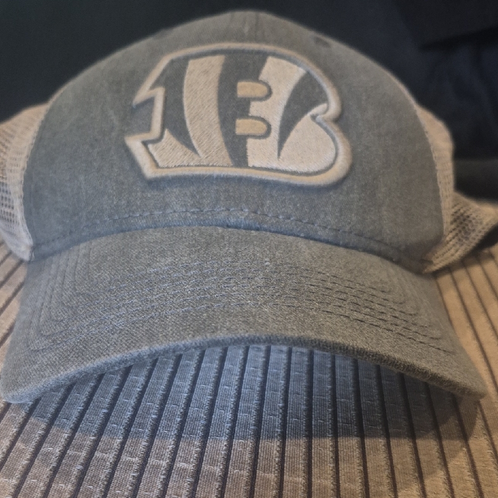 Cincinnati Bengals Mesh Back Trucker Hat - Gray